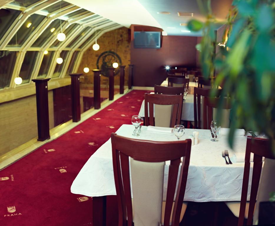 Hotel Praha Uzhhorod Exterior foto