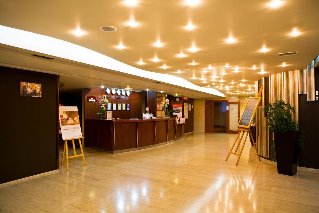 Hotel Praha Uzhhorod Exterior foto